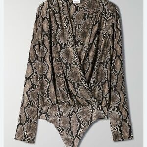 Aritzia Babaton Snake Print Bodysuit
